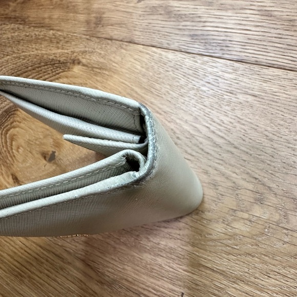 Authentic Prada saffiano wallet - Picture 5 of 9